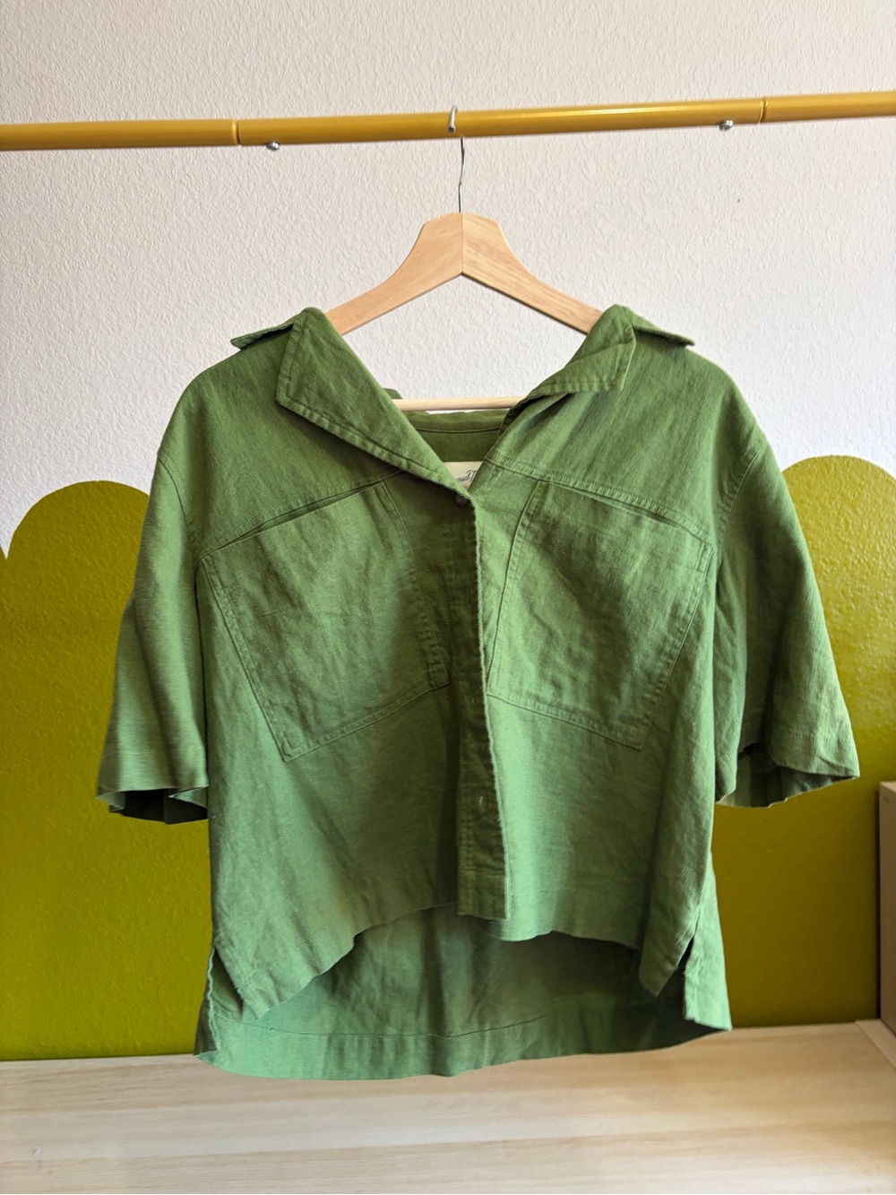 Cropped Lightweight Green Button-Front Top